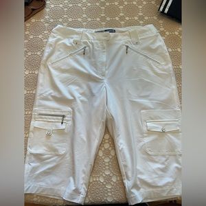 Jamie Sadock white golf capris